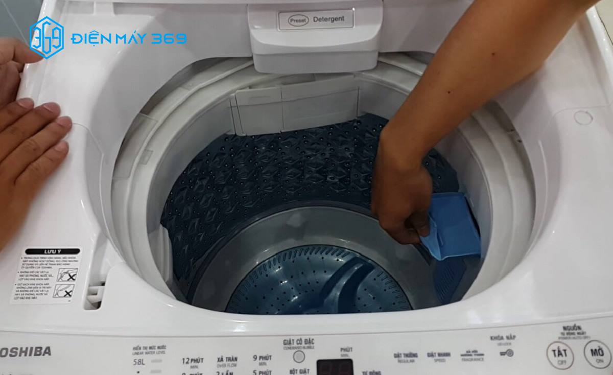 Nếu máy giặt nhà quý khách đang có những biểu hiện hư hỏng thì hãy gọi ngay cho Điện Máy 369 để được tư vấn và sửa chữa kịp thời.