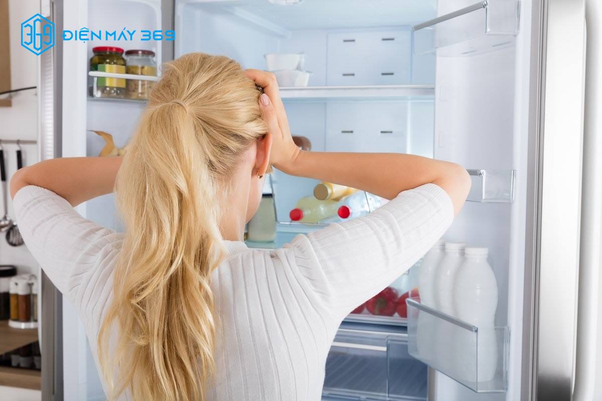 Trong quá trình sử dụng tủ lạnh chắc chắn sẽ có những sự cố phát sinh và cần được bảo hành tủ lạnh ngay.