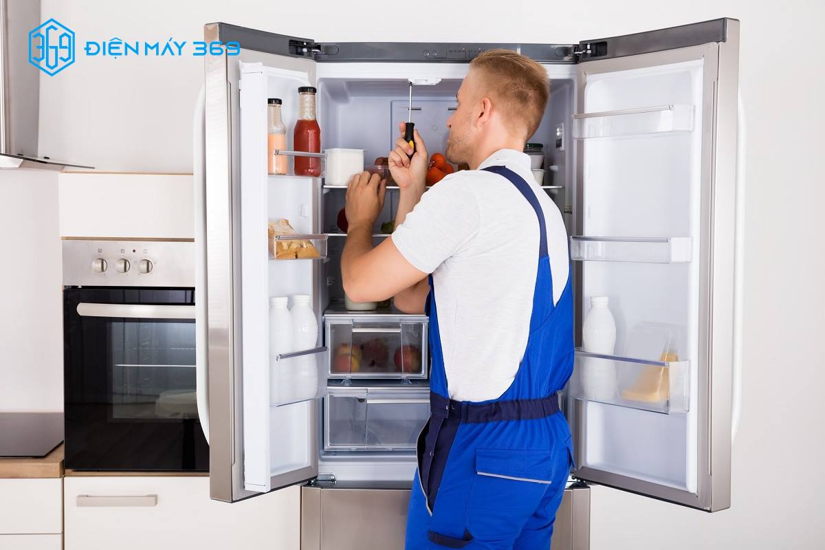 Nếu tủ lạnh nhà bạn có dàn lạnh tủ lạnh bị đóng tuyết hoặc hư hỏng nặng mà bạn không thể tự khắc phục được thì hãy gọi ngay cho Điện Máy 369.