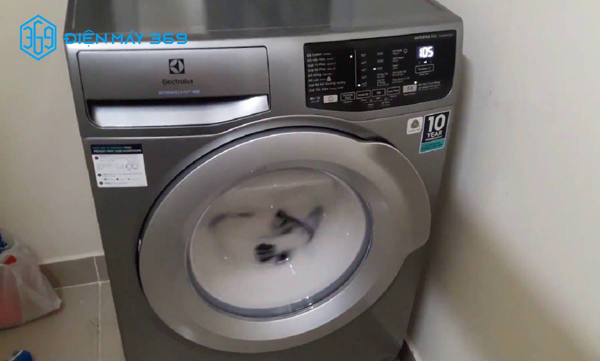 Nếu máy giặt Electrolux nhà bạn bị lỗi E20 thì màn hình LED máy giặt sẽ hiển thị mã lỗi E20.