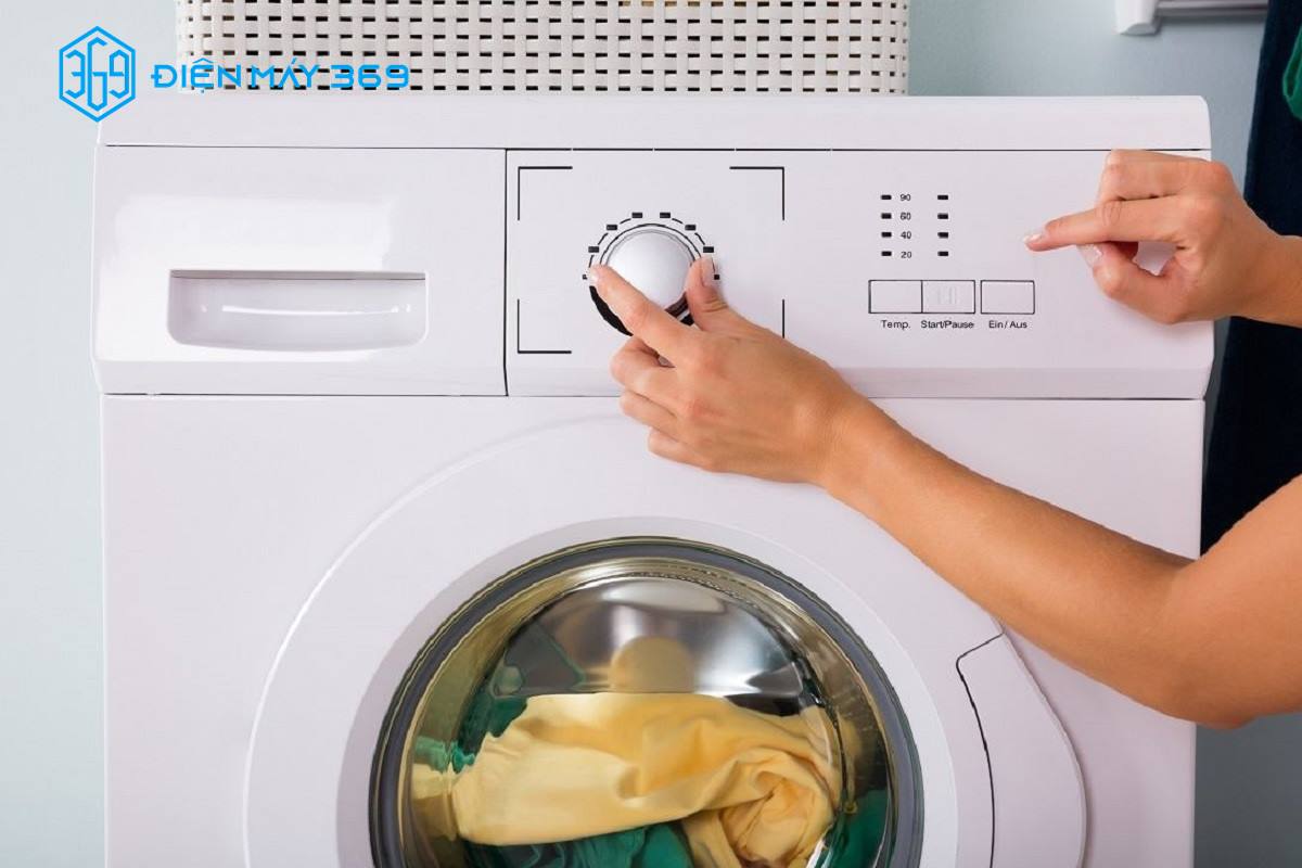 Lỗi UE máy giặt LG là lỗi máy giặt không thực hiện được quá trình vắt quần áo như ban đầu.