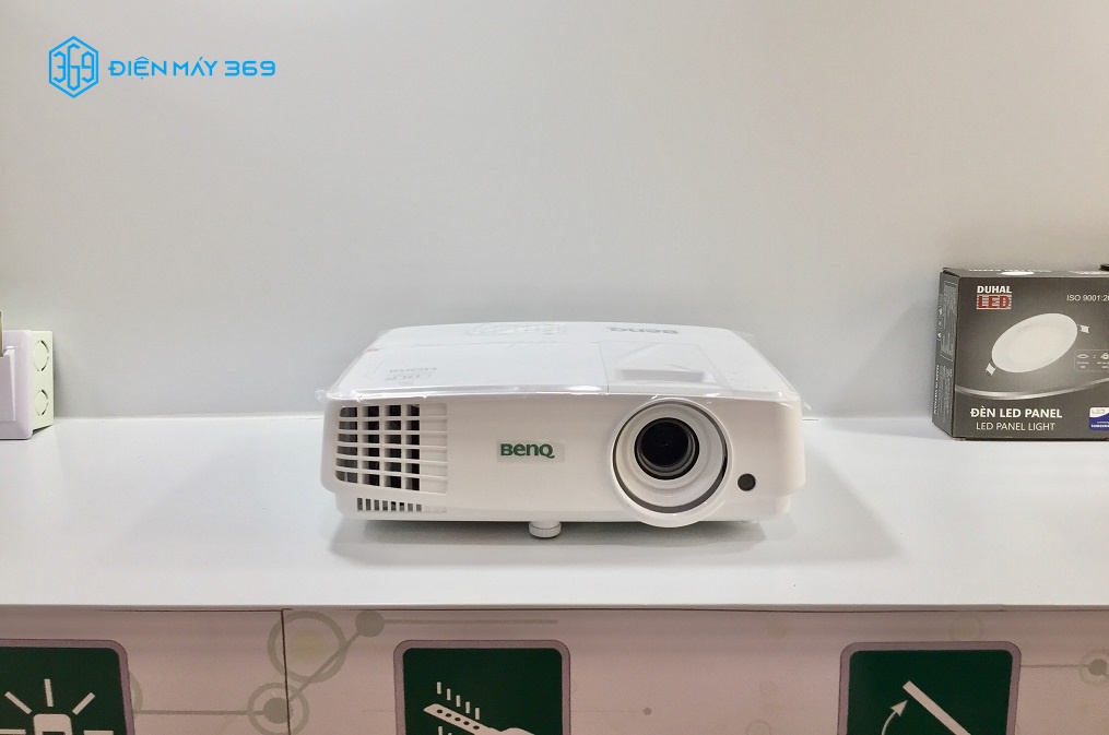 Điện Máy 369 là công ty cho thuê máy chiếu uy tín, chuyên cho thuê máy chiếu chính hãng của các thương hiệu nổi tiếng